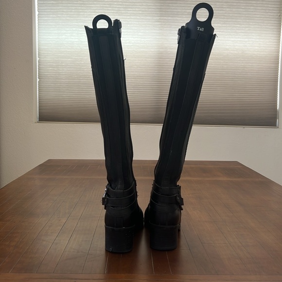 MARK FISHER - BLACK BUCKLE STYLE BOOT ZIP UP. - Picture 3 of 5